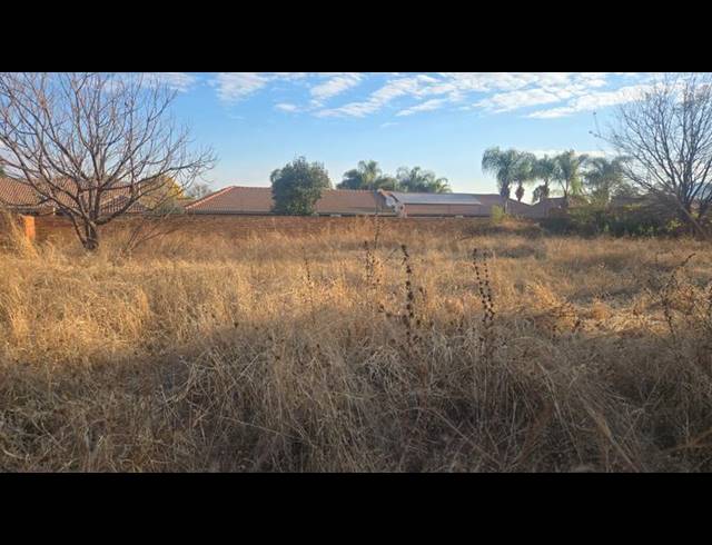 LAND FOR SALE IN MELODIE